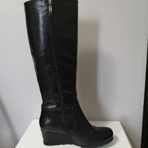 Regarde Women's Wedge Heel Black Boots - Picture 1 of 8